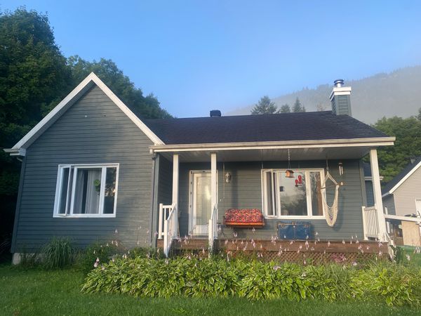 Superbe maison en montagne à 25 minutes de la ville de Québec et tous ses attraits.