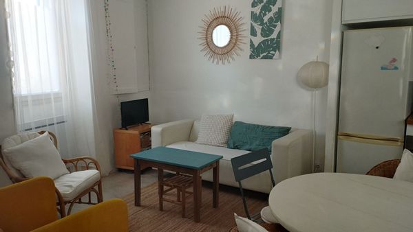 Une petite maison au cœur d'un village de Provence