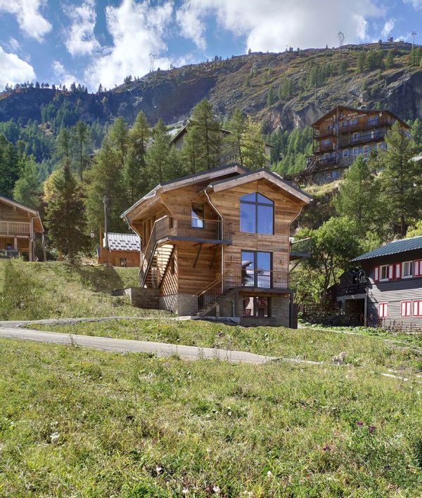 Luxury Chalet rated 4 stars (not available in winter) -  sleeps 10 (5bedr +5 bathr)