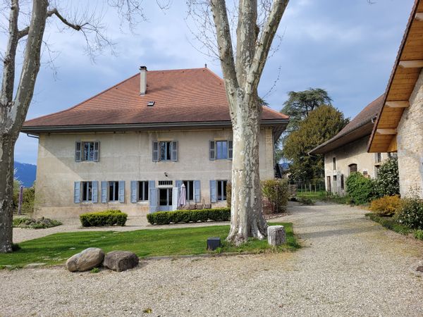 Maison bourgeoise au bord du lac