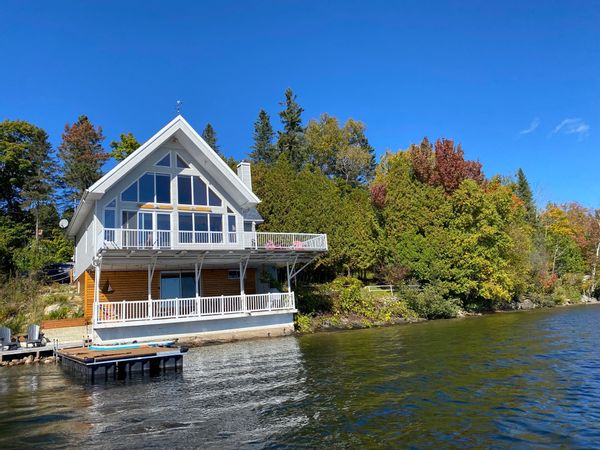 Bord de lac - Chalet Lac-aux-Sables en Mauricie (Québec, Canada)
