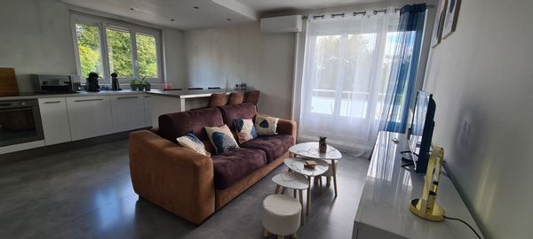 appartement cosy au pied de tous les accès lyon centre et aéroport St exupery