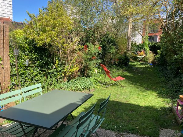 Maison avec jardin, 3 stations de métro du centre de Lille