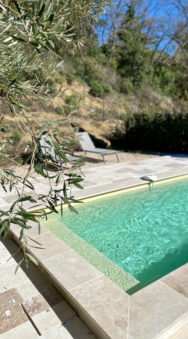 Gîte AGLANDAU en Luberon-Animaux bienvenus-indisponible de mai à septembre