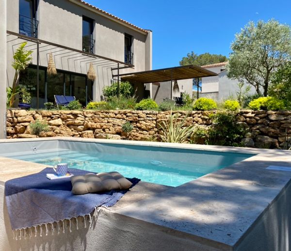 Maison moderne dans un écrin de tranquillité - A deux pas de la colline