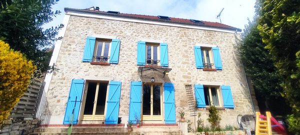 Maison d'Olivier et Francesca, en bord de seine, proche de Paris et Versailles