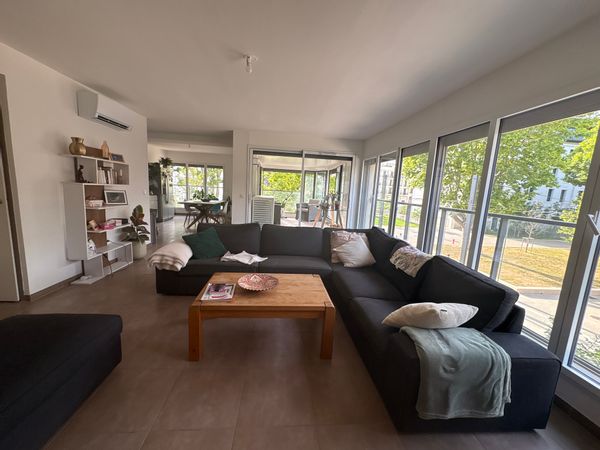 Appartement T5 proche du centre-ville à la Cité Créative