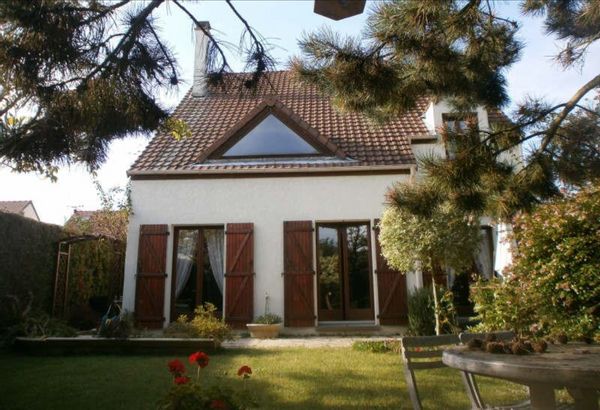 Maison familiale climatisée proche rer