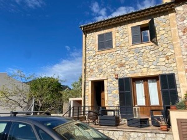 La maison de Only exchange Elisenda and  Aldo's house