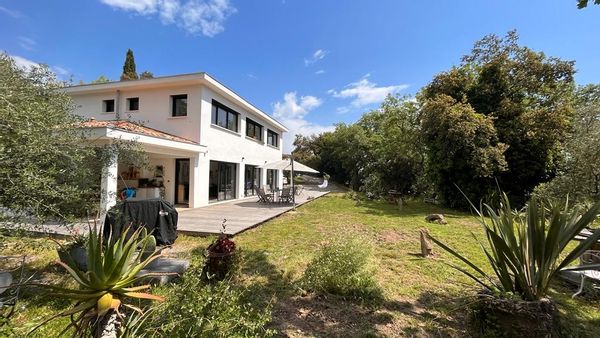 Villa au cœur de l'Esterel (Var)