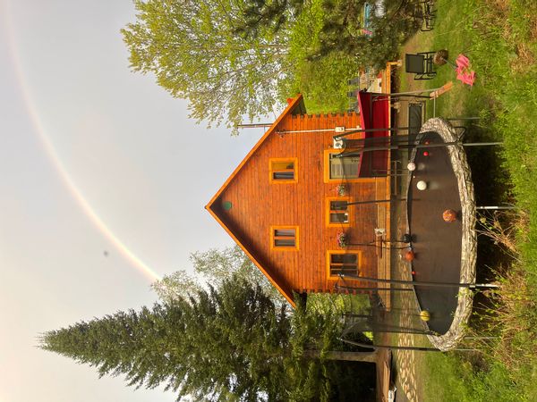 Superbe maison pièce sur pièce de style canadien avec vue sur les collines!!