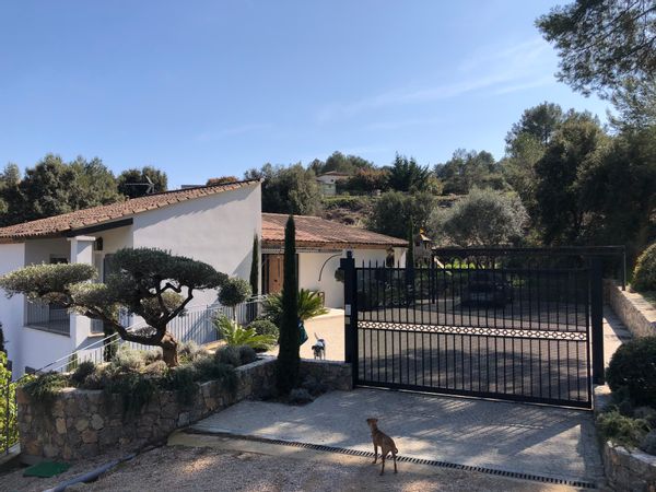 La maison de Philippe (visite virtuelle: https://my.matterport.com/show/?m=wreGHnJiEyr)