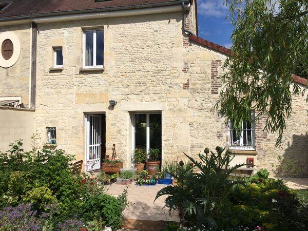 Belle maison en pierres juste à côté de Caen au coeur de la Normandie