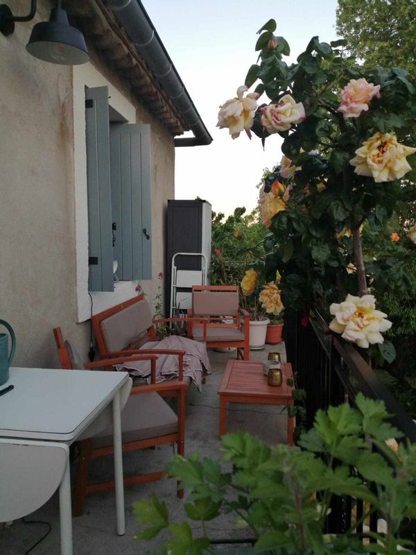 Charmant appartement en surplomb d'un joli village, au pied du Pic Saint Loup.