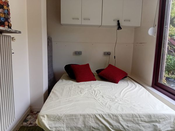 Chambre privée avec accès indépendant à 2 pas de Nancy.