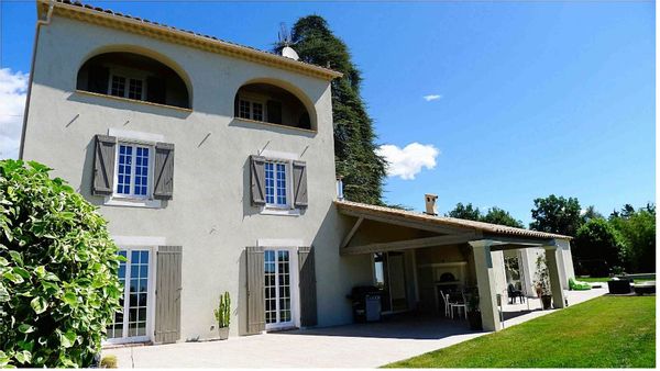 Villa "espace et intimité" avec piscine intérieure (ECHANGE IMPOSSIBLE EN ETE)