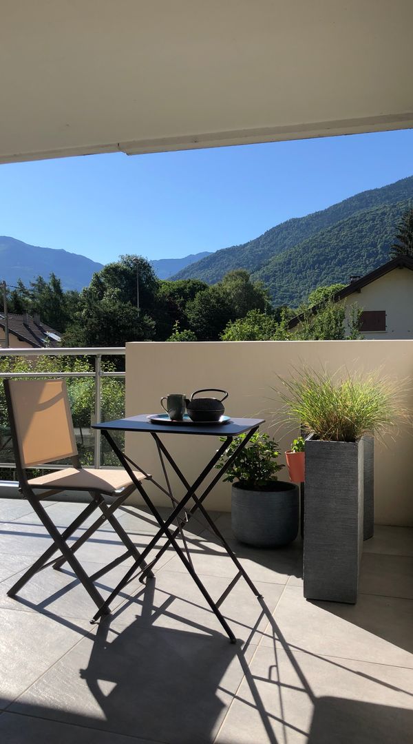 Chambre dans l’appartement de Véronique pour une halte sur la route de vos vacances