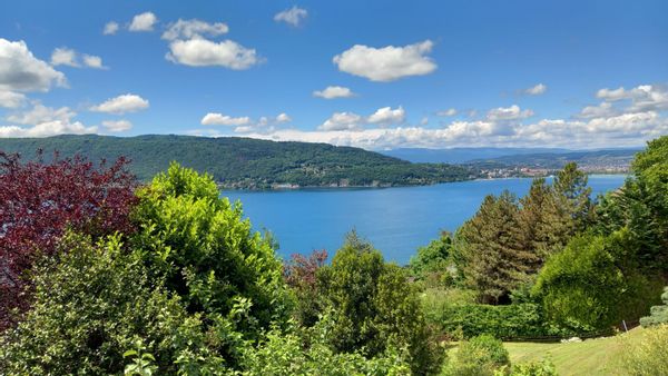 Entre lac et montagne
