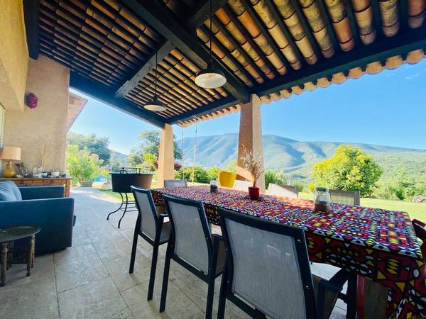 Maison d’exception sans vis à vis avec vue sur le Mont Ventoux.