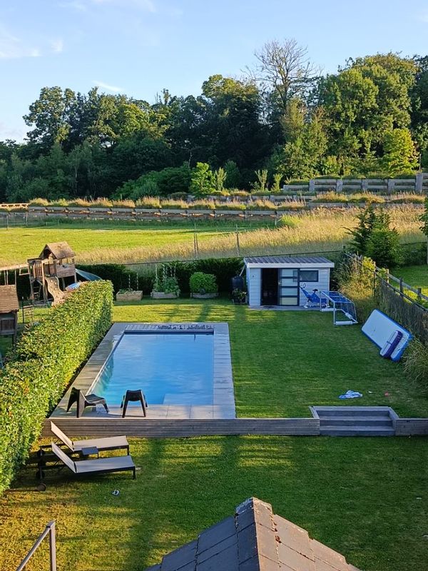 Agréable maison avec joli jardin plein sud et grande piscine