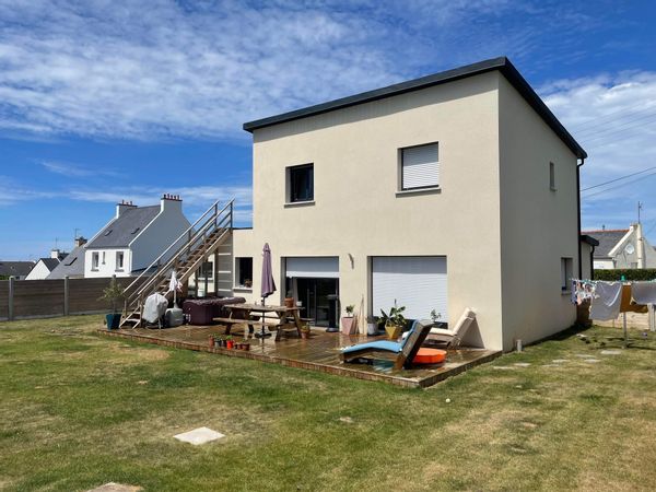 La maison de Youna et Florent. Jacuzzi, terrasse et plage accessible à pied
