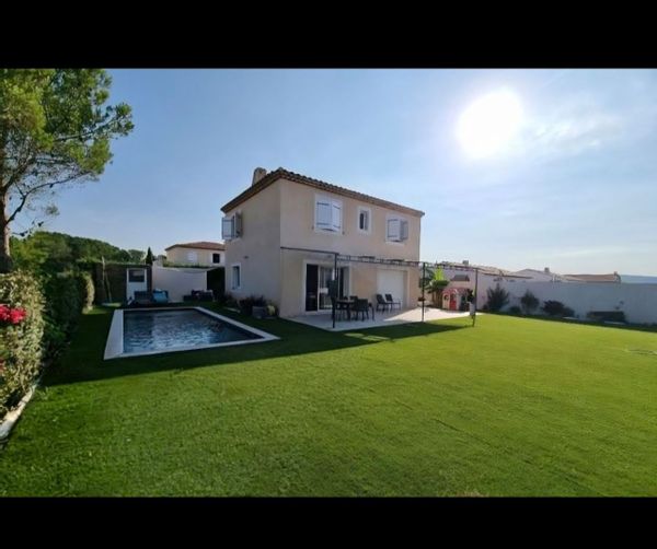 Villa calme avec piscine