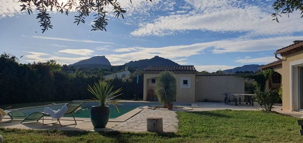 Villa avec vue imprenable sur le Pic Saint Loup!