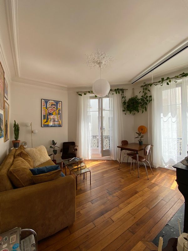 Grand appartement typique dans le centre de Paris