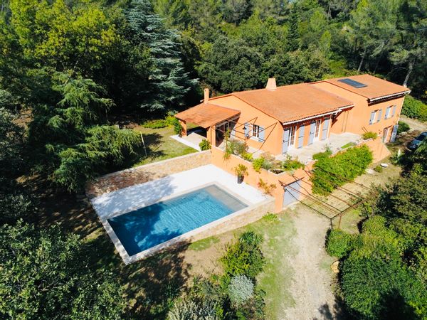 Villa avec vue dans la campagne d’Aix en Provence