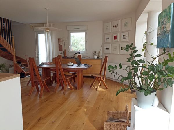 maison à  moins de 10 mn à pied du bord de mer et du centre bourg