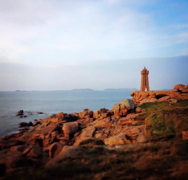 La mer au bout du chemin-côte de granit rose