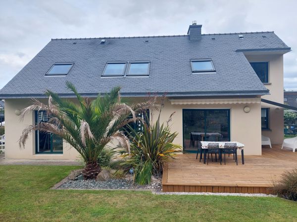 Maison dans quartier résidentiel
