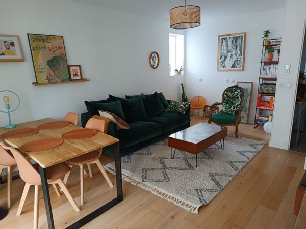 Modern flat in Paris (2 min walk to metro stop Saint-Ouen on line 14)