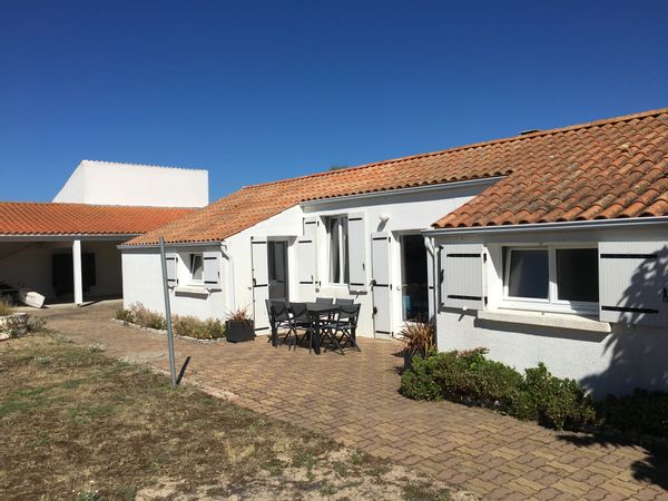 Maison bord de mer 70m plage des huttes