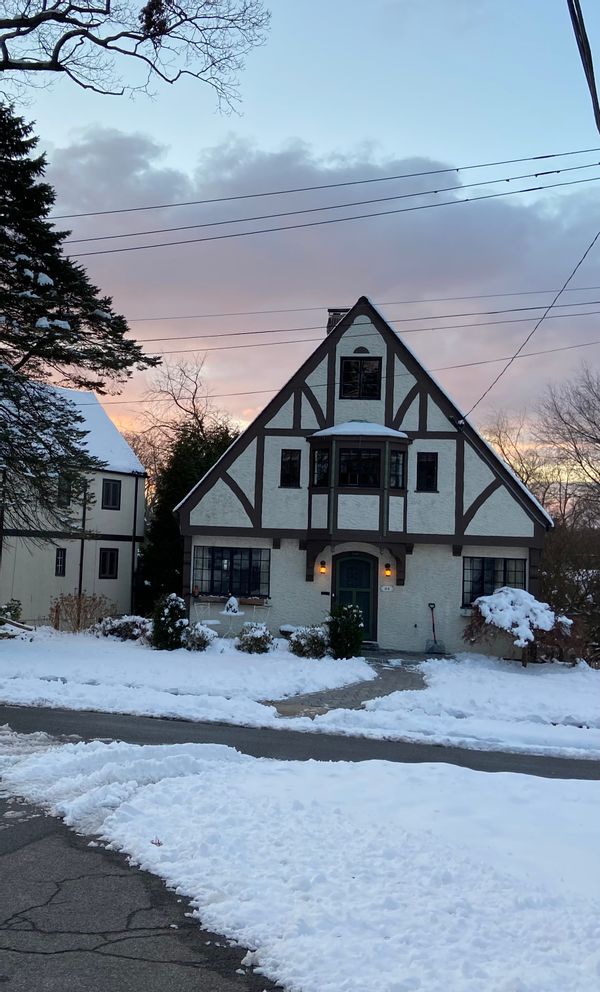 Une maison chaleureuse dans un quartier arboré et paisible aux portes de New York City