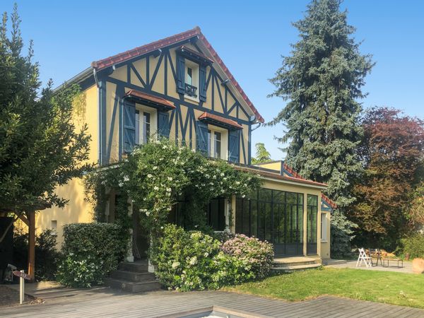 La maison bleue de l’île - île privée aux portes de Paris - Échanges réciproques uniquement