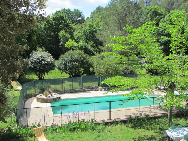 Maison provençale avec piscine