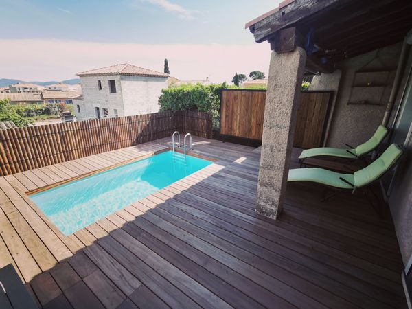 Petite maisonnette provençale au pied du Coudon