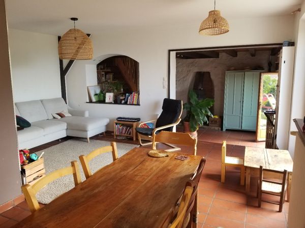 La maison aux pied des montagnes
