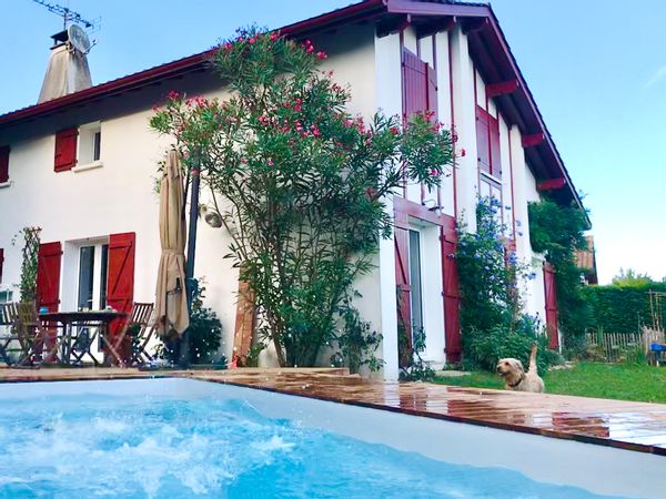 Maison avec piscine à Cambo les bains