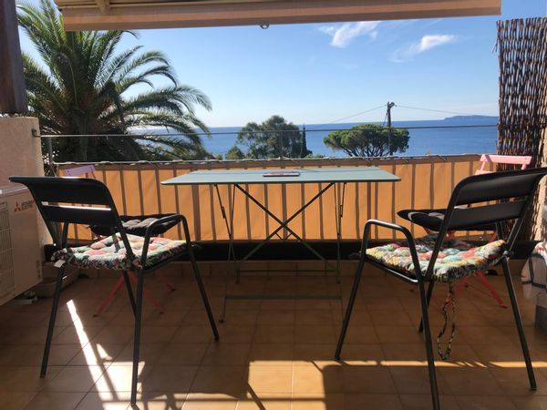 Appartement bord de mer dans le golfe de Saint Tropez Échanges simultanés ou differé