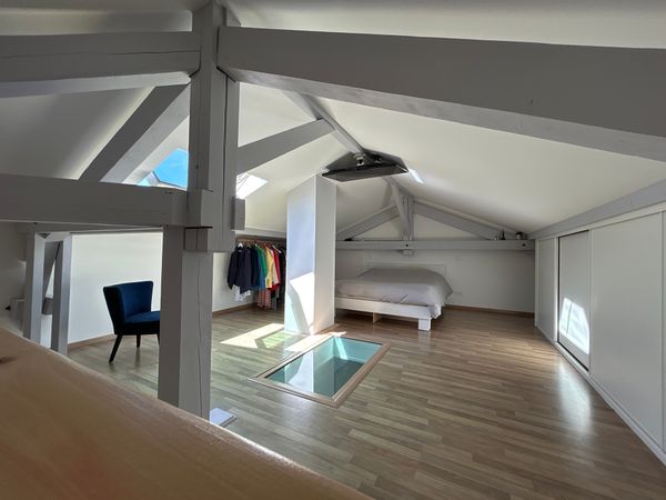 Notre Maison entourée de Montagne