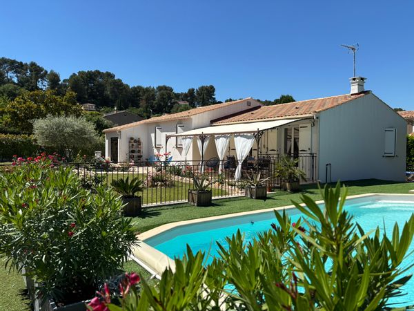 Maison climatisée avec piscine entre Aix en Provence et Marseille