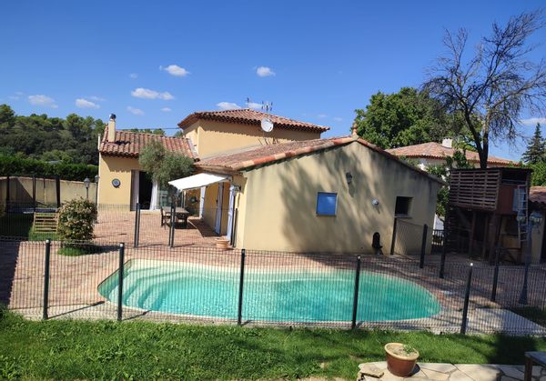 La maison de Frédéric et Loane Cherchons échange ou GP en Suisse, Corse où Haute Savoie idéalement