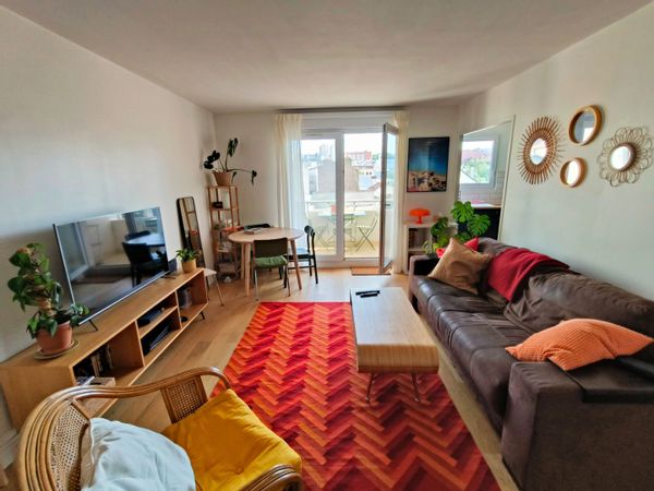 Appartement chaleureux et ensoleillé à proximité de Paris