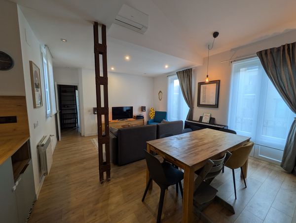Charming 2-bedroom apartment, 15 minutes from Retiro and 3 metro stops from Sol