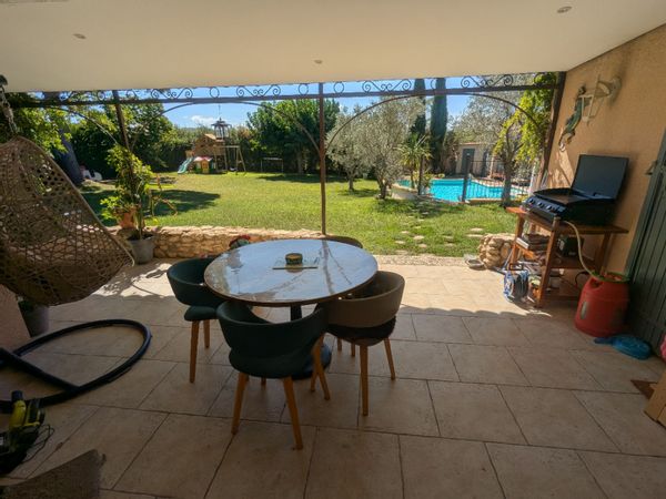Maison aux portes du Verdon avec ses animaux