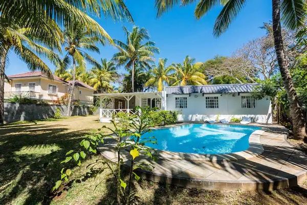 Bain Boeuf - Maison individuelle 3 chambres avec piscine à 3 minutes à pieds de la plage