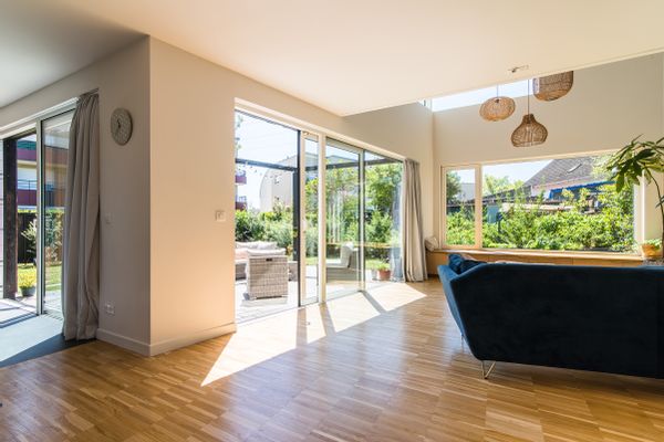La maison en bois brulé de Paméla et Florian