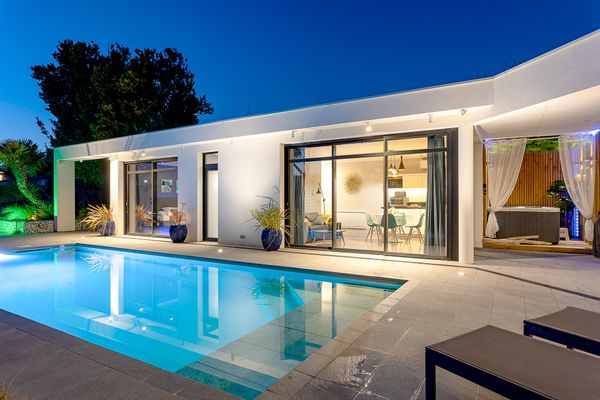 Superbe maison d’architecte piscine chauffée
